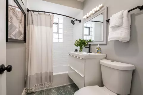 Bath - 2616 S 12th Ave, Broadview, IL 60155 photo 3 of 3