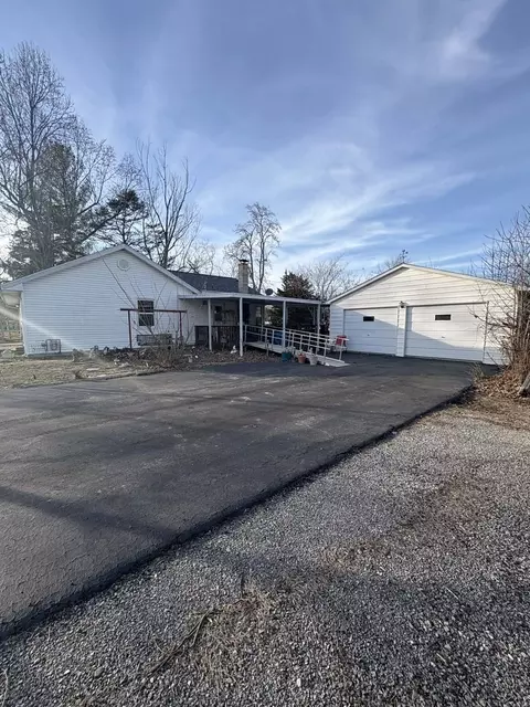 Other - 105 E Benedict St, Valier, IL 62891 photo 4 of 4