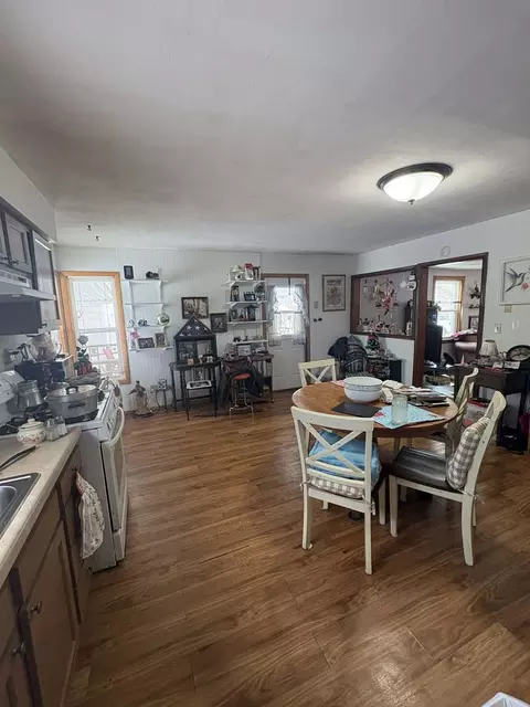 Kitchen - 105 E Benedict St, Valier, IL 62891 photo 2 of 2