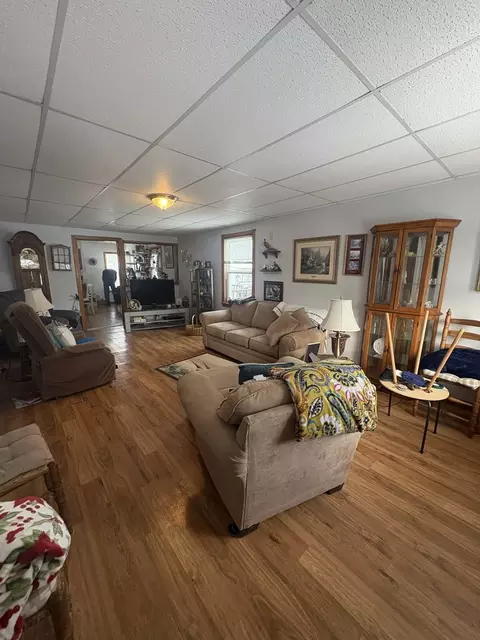 Living - 105 E Benedict St, Valier, IL 62891 photo 2 of 2