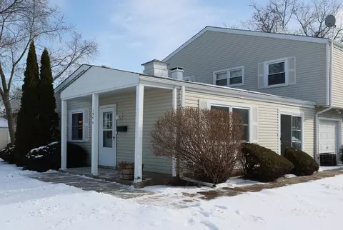 195 Mary Ct #A, Bartlett, IL 60103