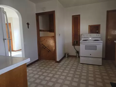 Entry Way - 151 E Park St, Chebanse, IL 60922 photo 1 of 5