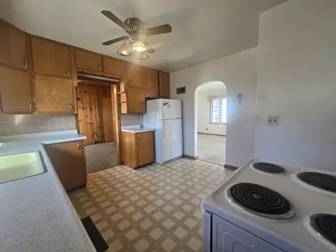 Kitchen - 151 E Park St, Chebanse, IL 60922 photo 3 of 4