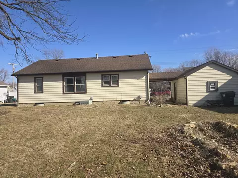Exterior - 151 E Park St, Chebanse, IL 60922 photo 4 of 4