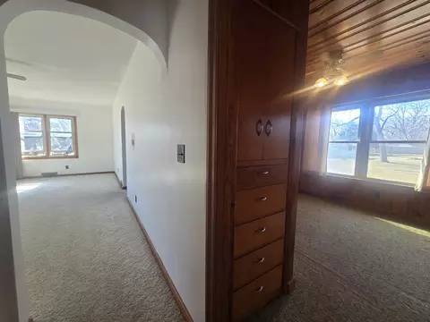 Entry Way - 151 E Park St, Chebanse, IL 60922 photo 3 of 5