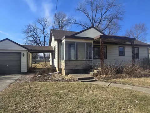 151 E Park St, Chebanse, IL 60922