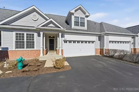 869 Cambridge Dr, Batavia, IL 60510