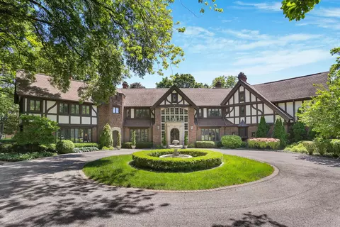 1001 N State St, Monticello, IL 61856