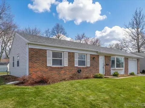 1503 Amherst Dr, Schaumburg, IL 60194