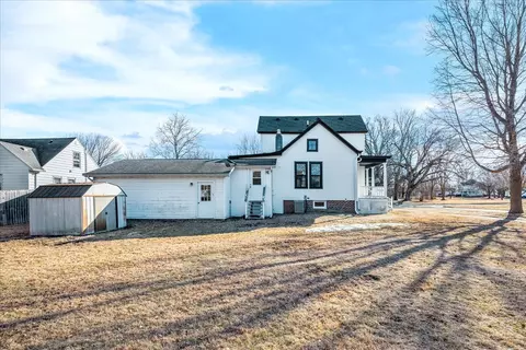 Exterior - 11 E 3rd St, El Paso, IL 61738 photo 5 of 5