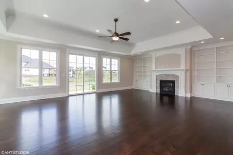 346 61st St, Willowbrook, IL 60527 photo 5