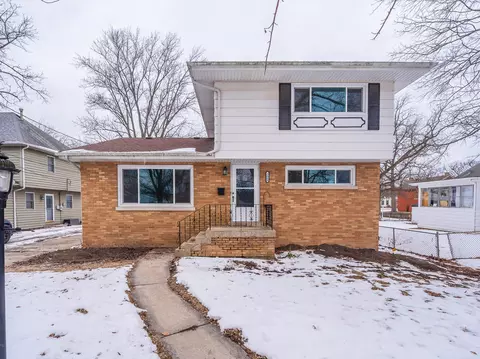 1466 Wood St, Crete, IL 60417
