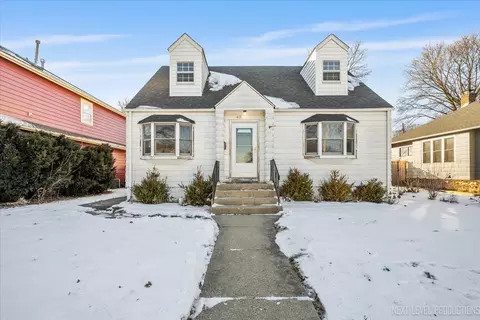 412 Richards St, Geneva, IL 60134