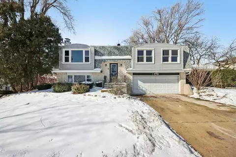 7290 Gladiola Ave, Hanover Park, IL 60133