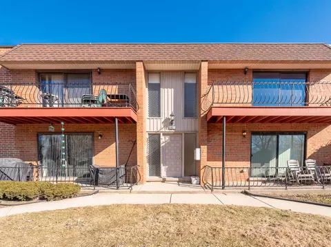 637 Carroll Pkwy #203, Glenwood, IL 60425