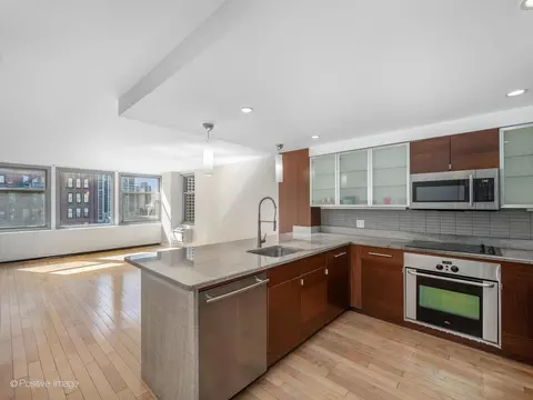 Kitchen - 30 Elm St #14E, Chicago, IL 60611 photo 4 of 5