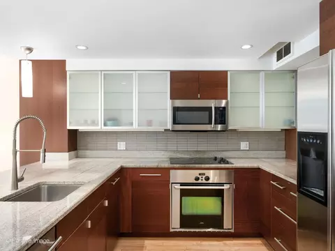 Kitchen - 30 Elm St #14E, Chicago, IL 60611 photo 3 of 5