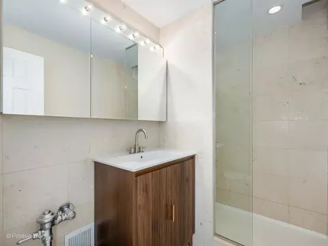 Bath - 30 Elm St #14E, Chicago, IL 60611 photo 1 of 1