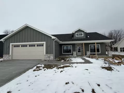 1909 S Stone Creek Blvd, Urbana, IL 61802