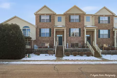 5309 Cobblers Xing, Mchenry, IL 60050