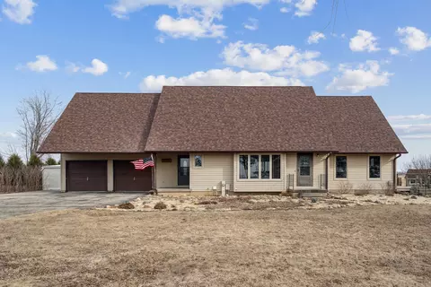 2383 230th Ave, Grand Mound, IA 52751