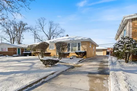 2418 W Martindale Dr, Westchester, IL 60154