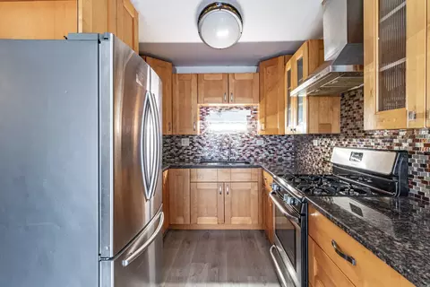 Kitchen - 1324 Alpine Ct #1324, Wheeling, IL 60090 photo 2 of 3