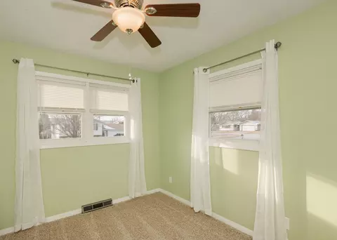 Bedroom - 3510 35th St, Moline, IL 61265 photo 4 of 9