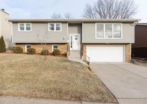 3510 35th St, Moline, IL 61265