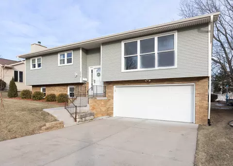 Exterior - 3510 35th St, Moline, IL 61265 photo 2 of 7
