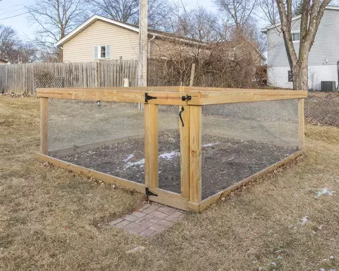 Exterior - 3510 35th St, Moline, IL 61265 photo 6 of 7