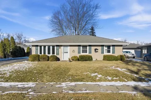 1255 Albert Dottavio Dr, Joliet, IL 60431