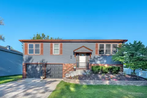 20052 S Sycamore Dr, Frankfort, IL 60423