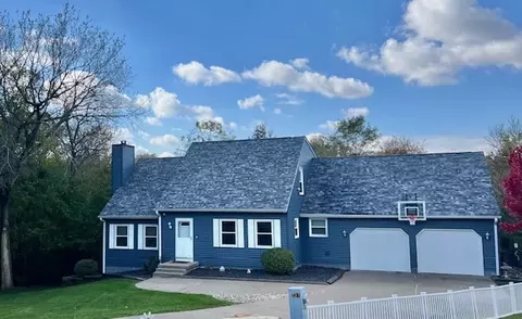 4 Birchwood Dr, Blue Grass, IA 52726