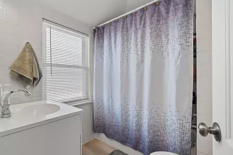 Bath - 2023 S 23rd Ave, Broadview, IL 60155 photo 2 of 4