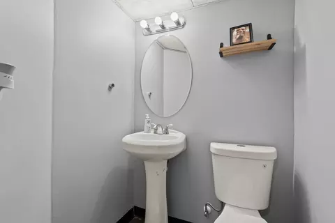 Bath - 2023 S 23rd Ave, Broadview, IL 60155 photo 4 of 4