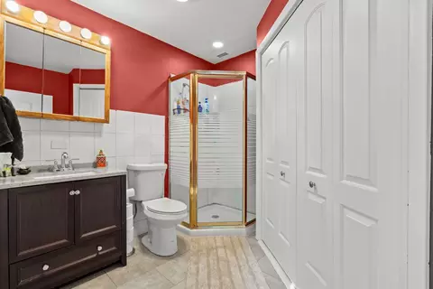 Bath - 2023 S 23rd Ave, Broadview, IL 60155 photo 1 of 4