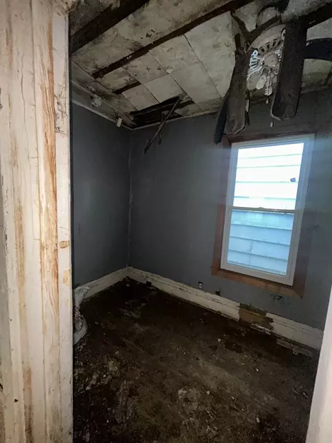 Bedroom - 8752 S Exchange Ave, Chicago, IL 60617 photo 3 of 5
