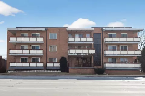 6441 W Pershing Rd #305, Stickney, IL 60402