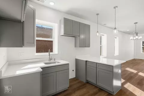 Kitchen - 1624 W Pershing Rd, Chicago, IL 60609 photo 3 of 5