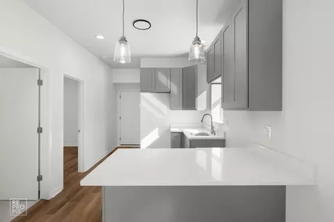 Kitchen - 1624 W Pershing Rd, Chicago, IL 60609 photo 1 of 5