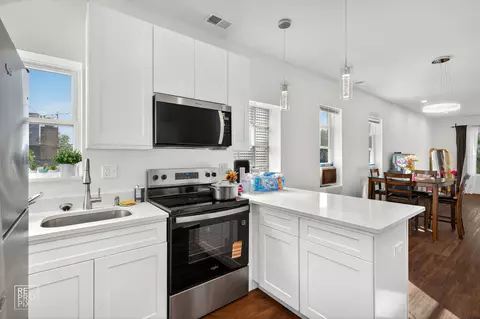 Kitchen - 1624 W Pershing Rd, Chicago, IL 60609 photo 5 of 5