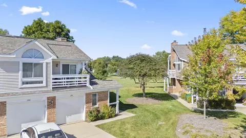 1152 Courtland Dr #406, Buffalo Grove, IL 60089