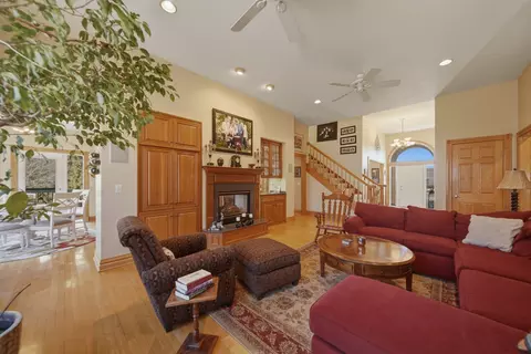 Living - 117 Fox Trot, Dixon, IL 61021 photo 3 of 6