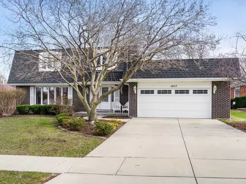1407 Wesley Ct, Westmont, IL 60559