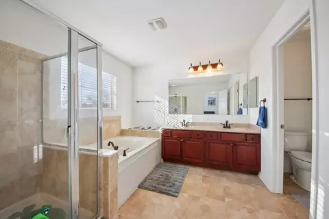 Bath - 424 Acushnet St, Elgin, IL 60124 photo 1 of 2