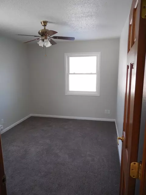 Bedroom - 614 Cushing St, Dixon, IL 61021 photo 3 of 5