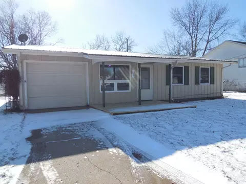 614 Cushing St, Dixon, IL 61021