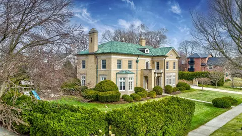 123 Oxford Rd, Kenilworth, IL 60043