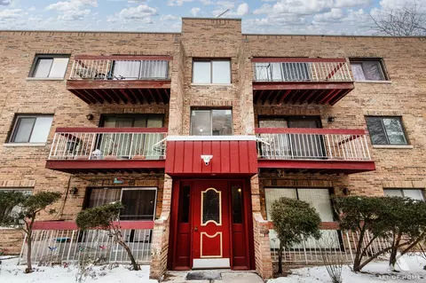 6550 N California Ave #302, Chicago, IL 60645